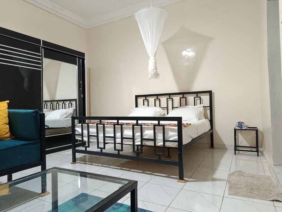Studio Meuble Diass ภายนอก รูปภาพ